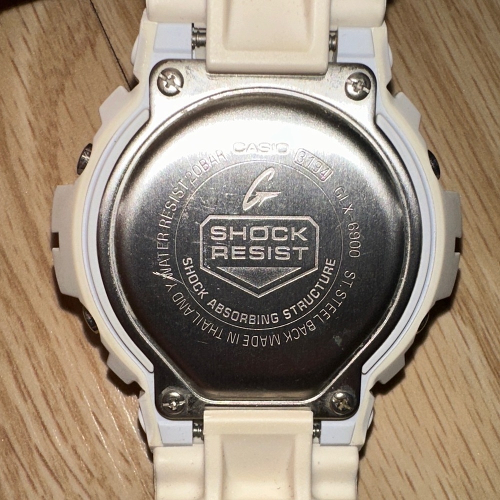 Casio G-Shock G-LIDE White Digital Watch - Picture 6 of 7